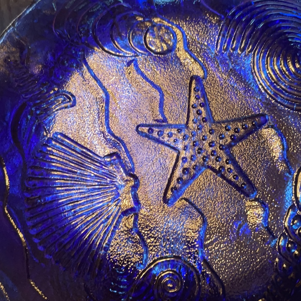 cobalt glass luncheon plates seashell pattern 3 piece
